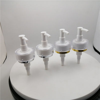 Pompe de distributeur du shampooing 1.5cc du cosmétique 33/410 avec de l'or autour du bord